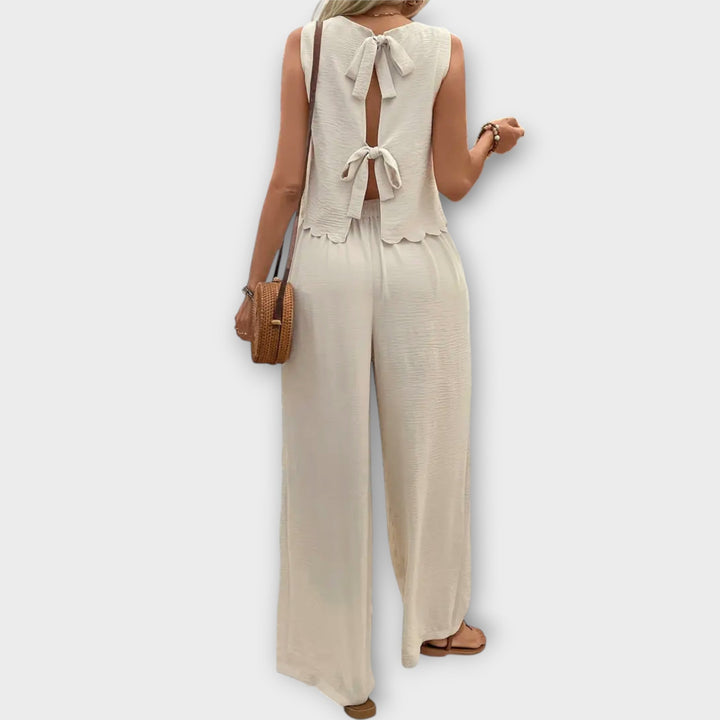 Lene - Weste mit Blütenblattrand & Lange Hose