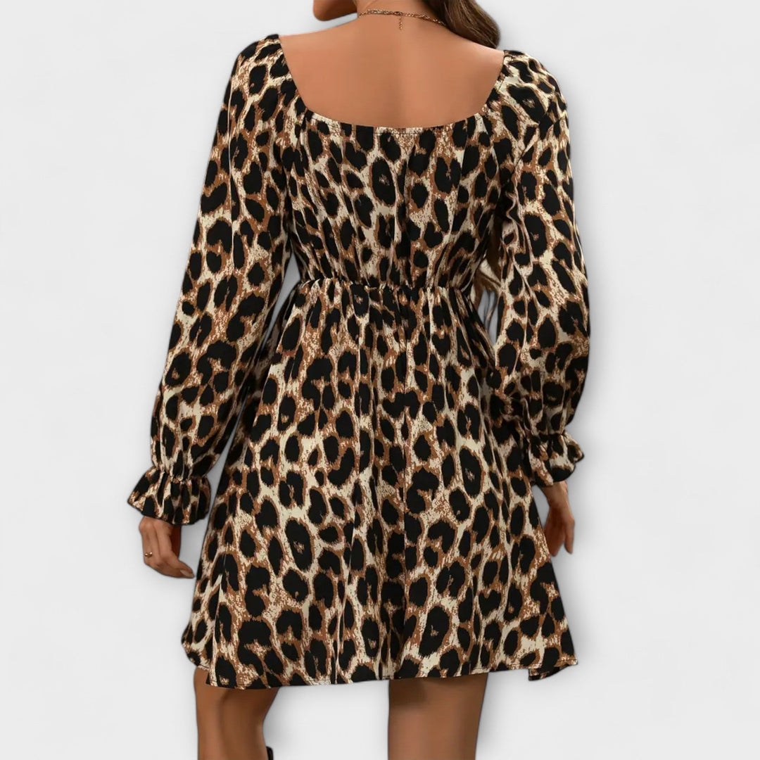 Fortryllende kjole med leopardprint