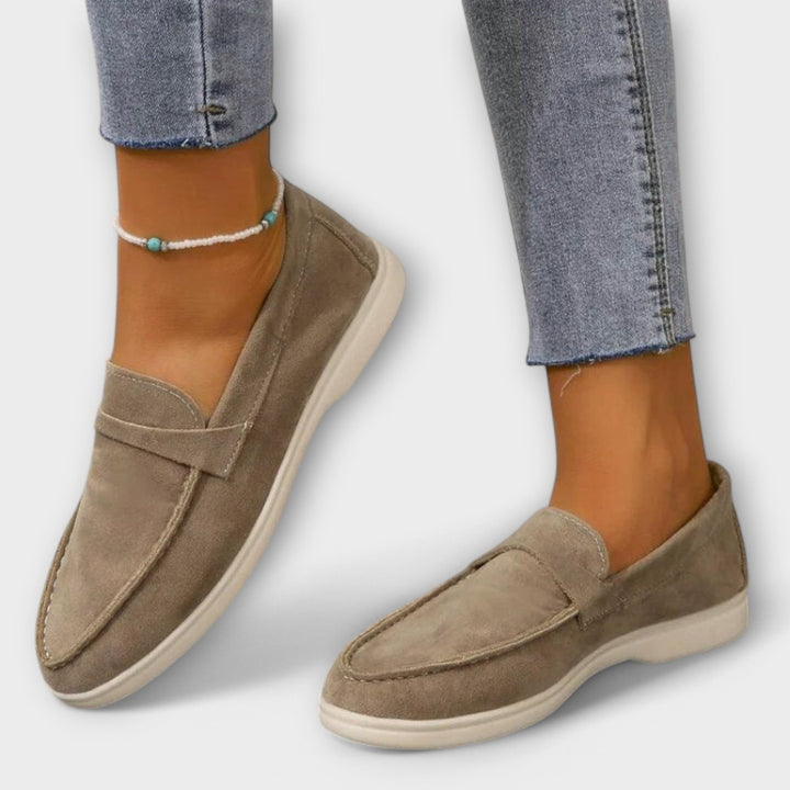 Elegante dame-loafers i ruskind